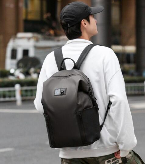 バックパック 通勤用大容量多機能