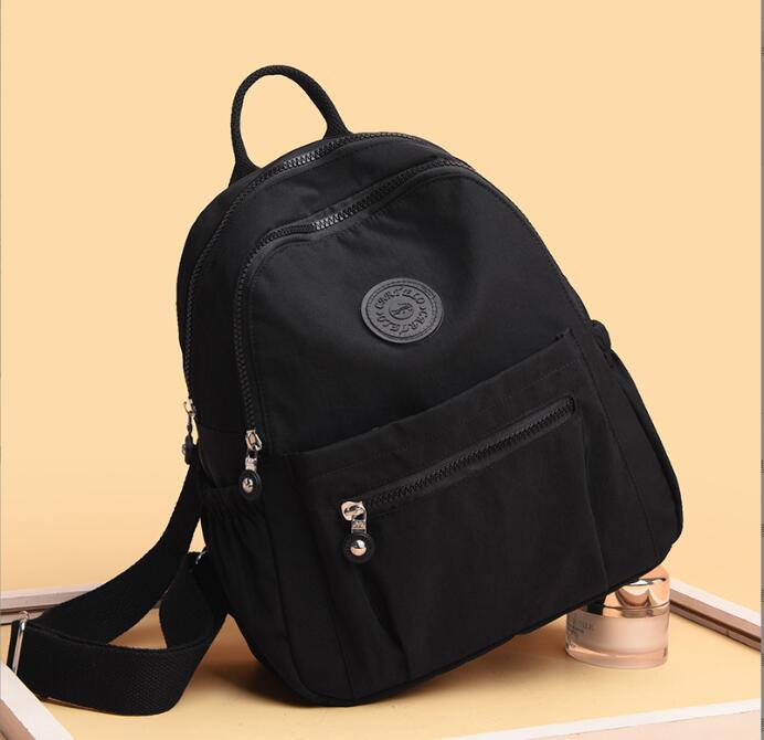 通勤用大容量軽量バックパック多機能収納