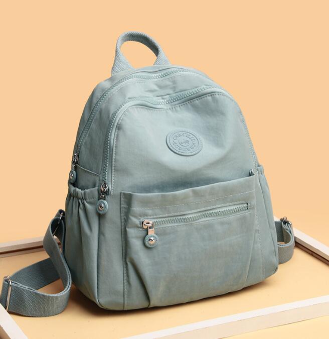 通勤用大容量軽量バックパック多機能収納