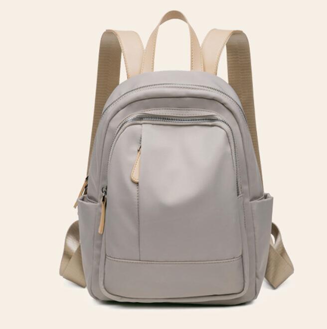 通勤用女性向け大容量軽量バックパック