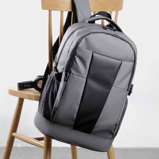 バックパック 通勤用撥水加工大容量
