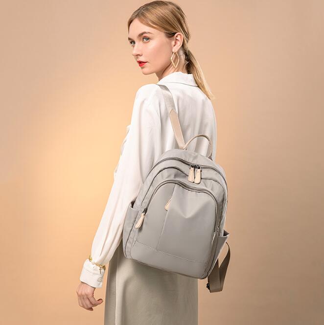 通勤用女性向け大容量軽量バックパック