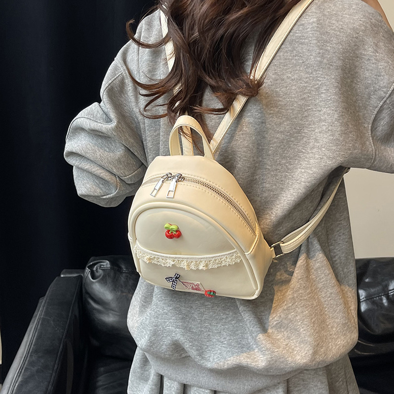バックパック さくらんぼ刺繍ミニバックパック