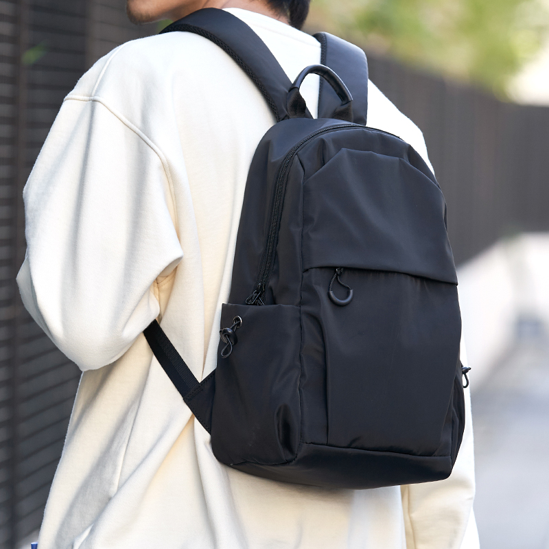私服に合わせやすいおしゃれなリュック10選