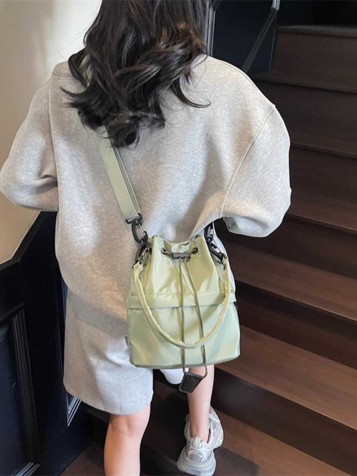 ナイロンバッグ 巾着 三日月形 巾着ショルダーバッグ