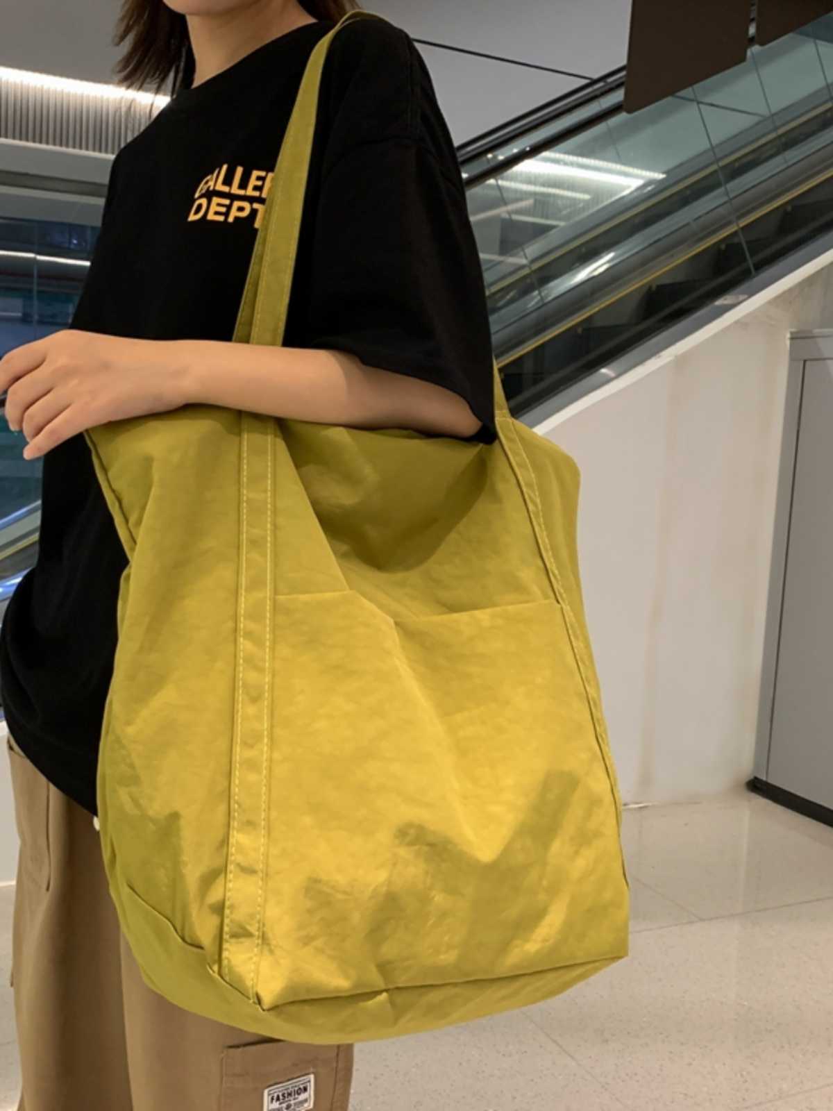 ナイロンバッグ トート 日常使いの軽量トートバッグ
