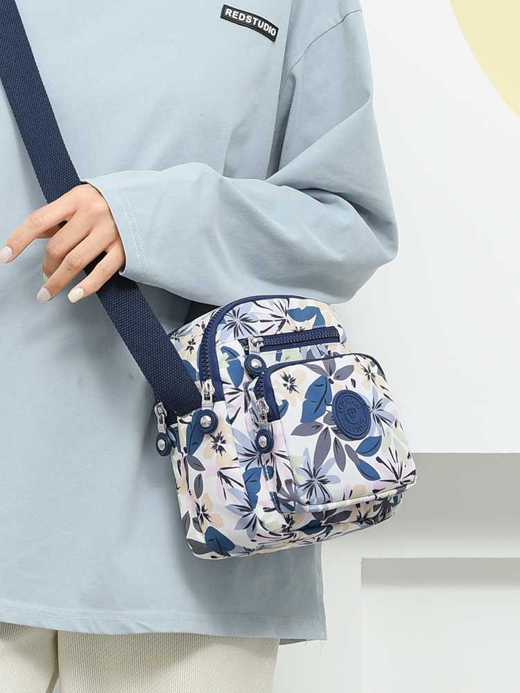 ナイロンバッグ 多機能ポケット付き軽量サコッシュ
