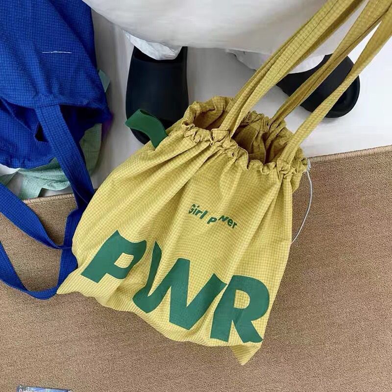 ナイロンバッグ ワッフル生地ロゴ入り巾着トートバッグ