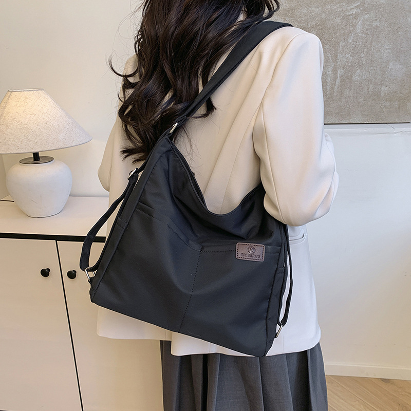 https://fulmo-img-server.com/baggly/7db9184b-eac2-4d08-85de-fc4463befd13.jpg