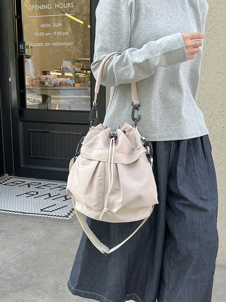 ナイロンバッグ ふわり巾着ショルダーバッグ