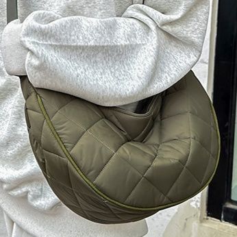 ショルダーバッグレディース 半月形キルティングショルダー
