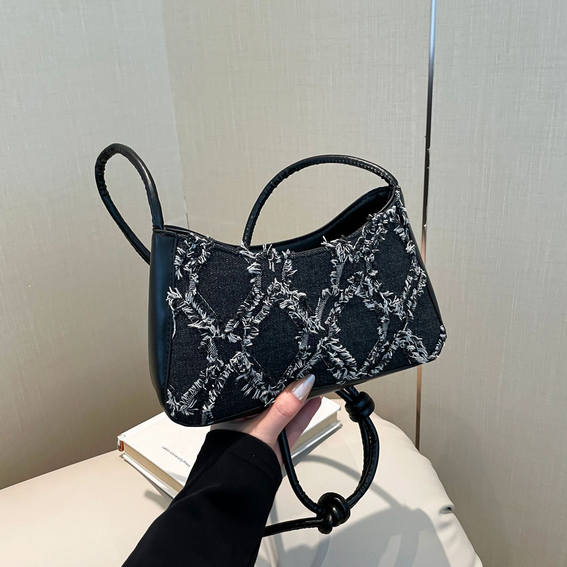 ショルダーバッグレディース フリンジデニムハンドバッグ