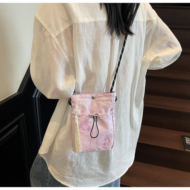 ショルダーバッグレディース 蝶々刺繍タッセル付きミニショルダー