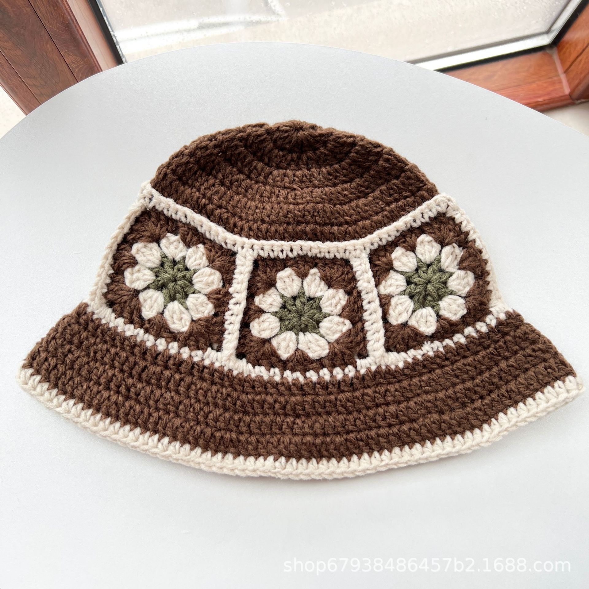 バケットハット 花モチーフ かぎ針編みのクロシェ 手編みバケットハット