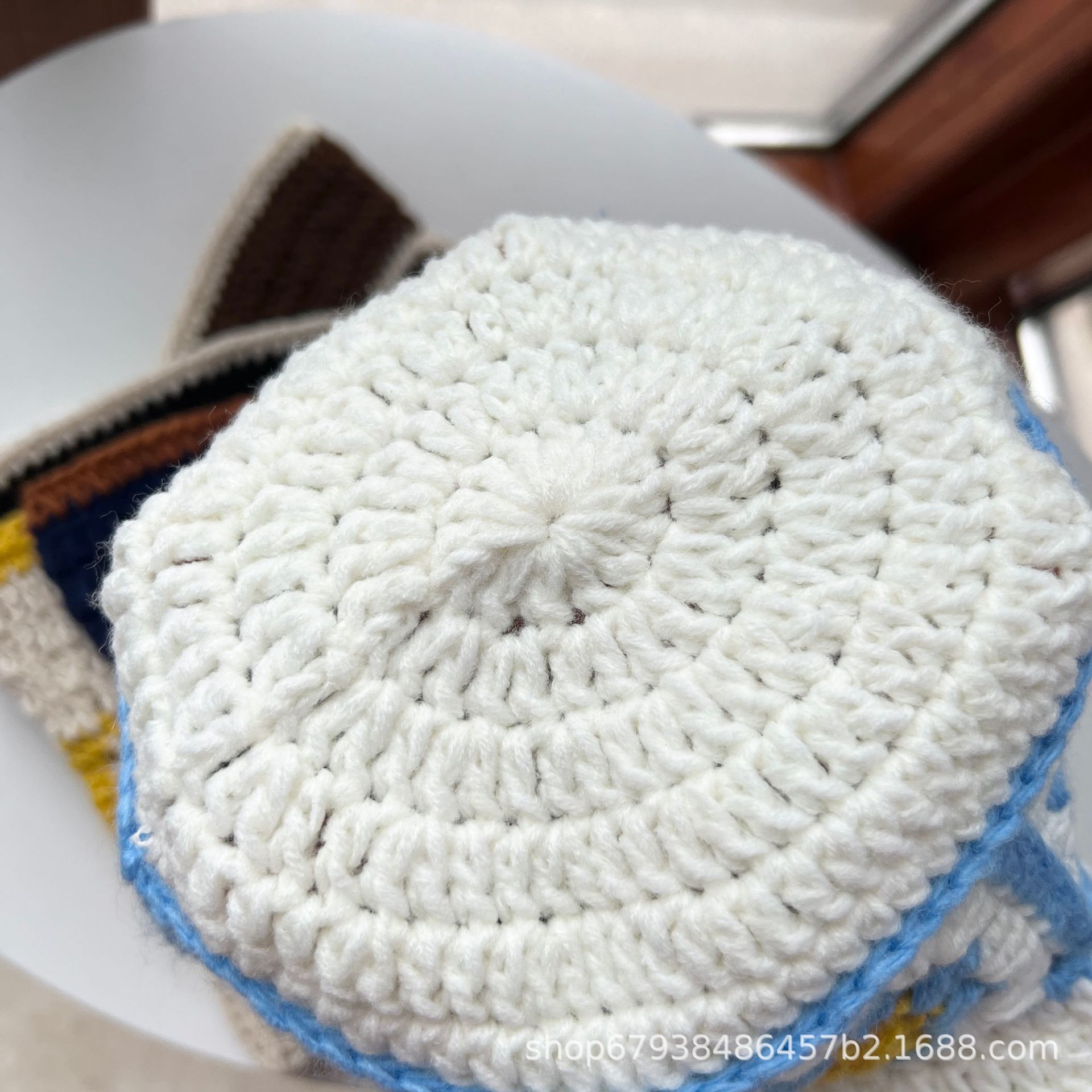 バケットハット 花モチーフ かぎ針編みのクロシェ 手編みバケットハット