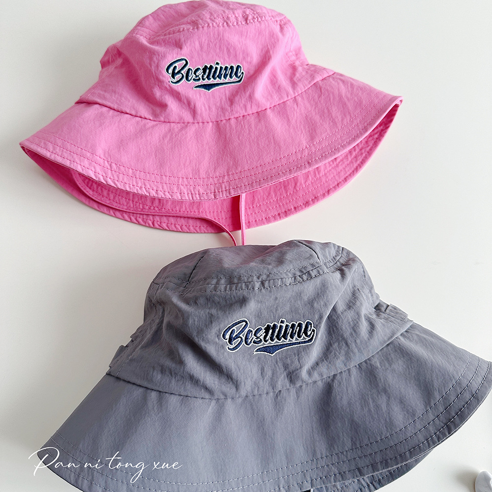 バケットハット キッズ用　シンプル刺繍入り紐付きバケットハット