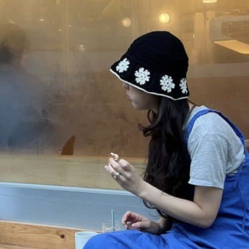 バケットハット 花柄編み物バケット帽子 黒色ニット帽 女性用