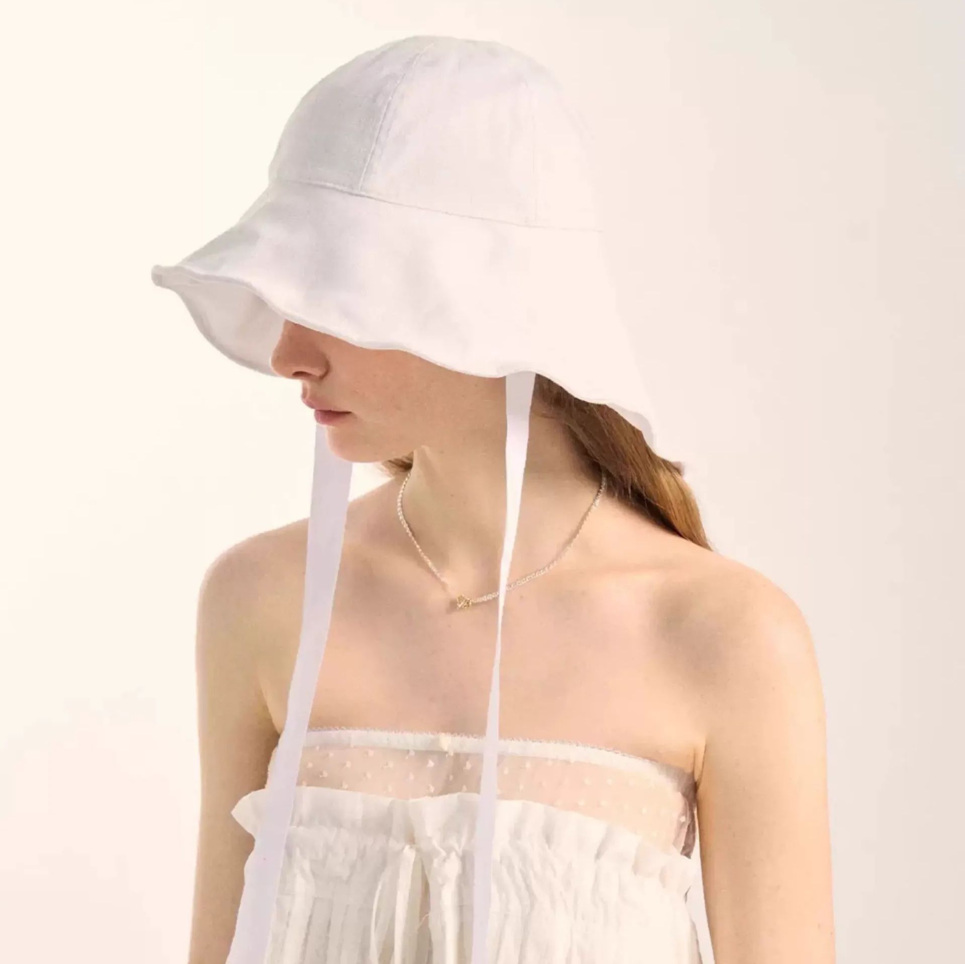 優美シルエット 紐付きバケットハット