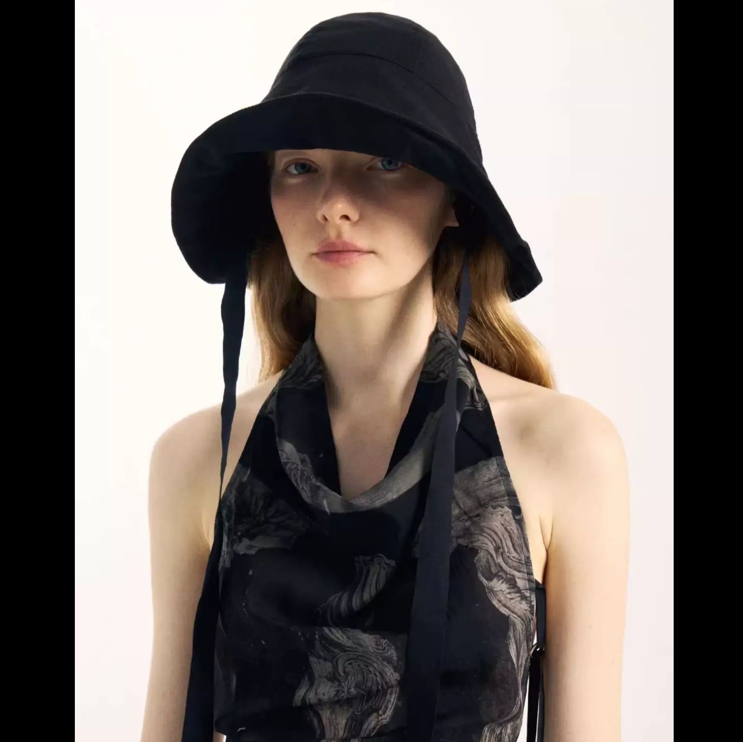 優美シルエット 紐付きバケットハット