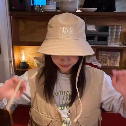 バケットハット 紐付き刺繍入りアウトドアバケットハット