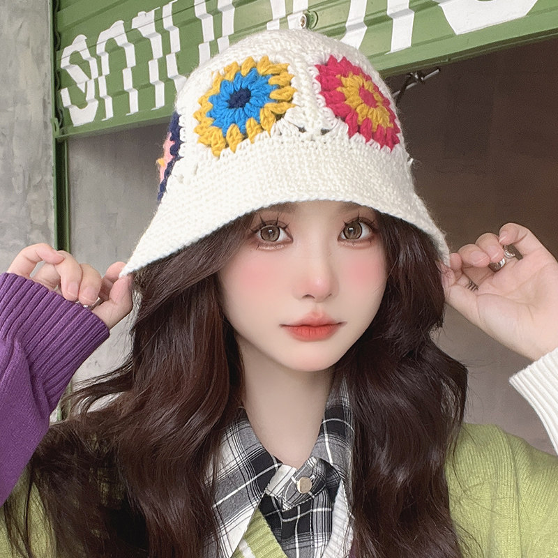 バケットハット 花モチーフ編み込み手編みバケットハット