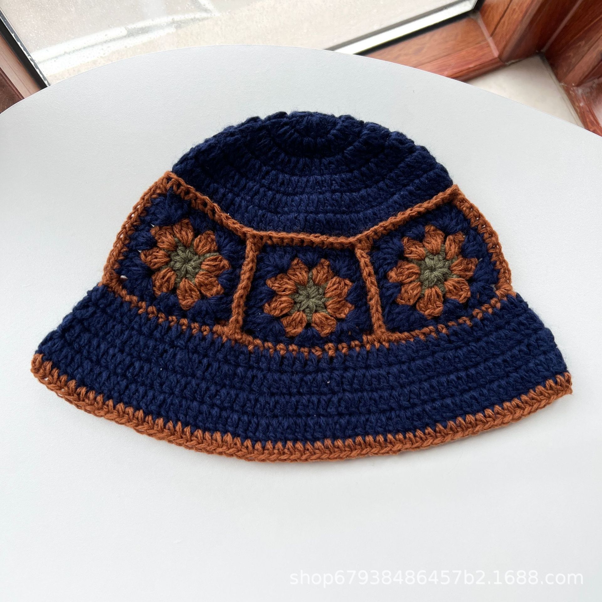 バケットハット 花モチーフ かぎ針編みのクロシェ 手編みバケットハット