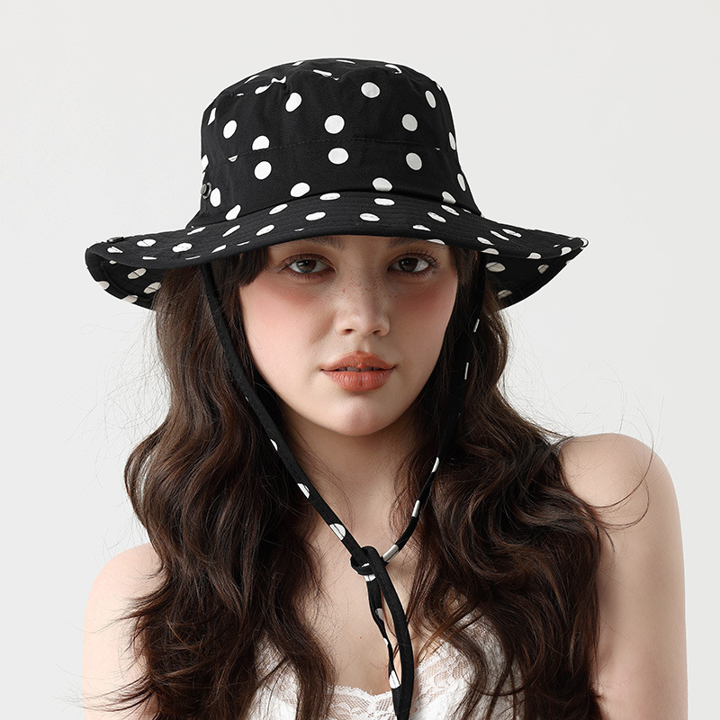 バケットハット 水玉模様の可愛らしいつば広帽子