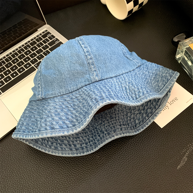 こなれ感たっぷり ゆったりデニムバケットハット