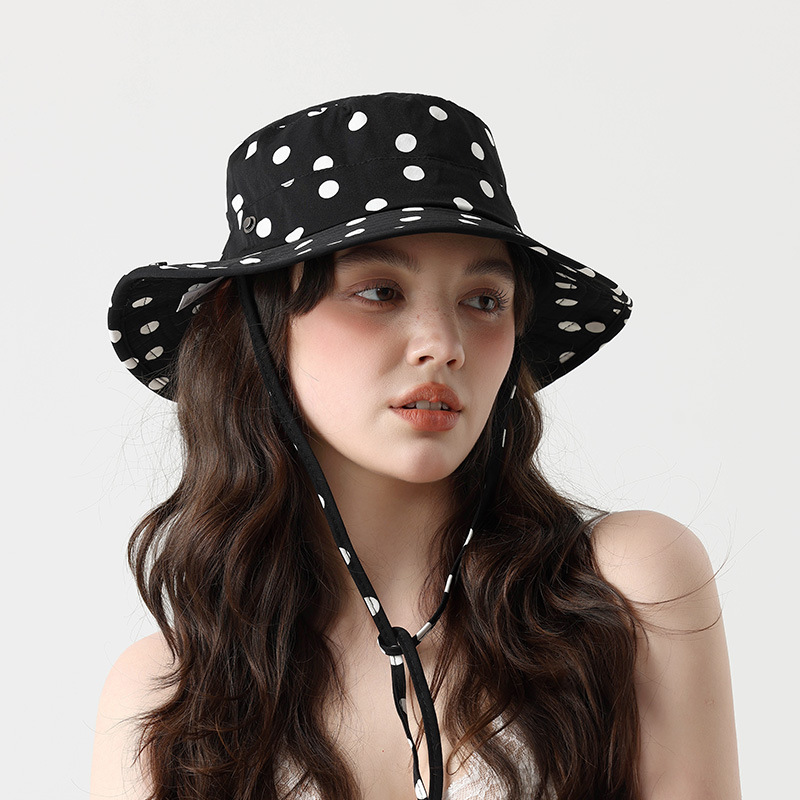 バケットハット 水玉模様の可愛らしいつば広帽子