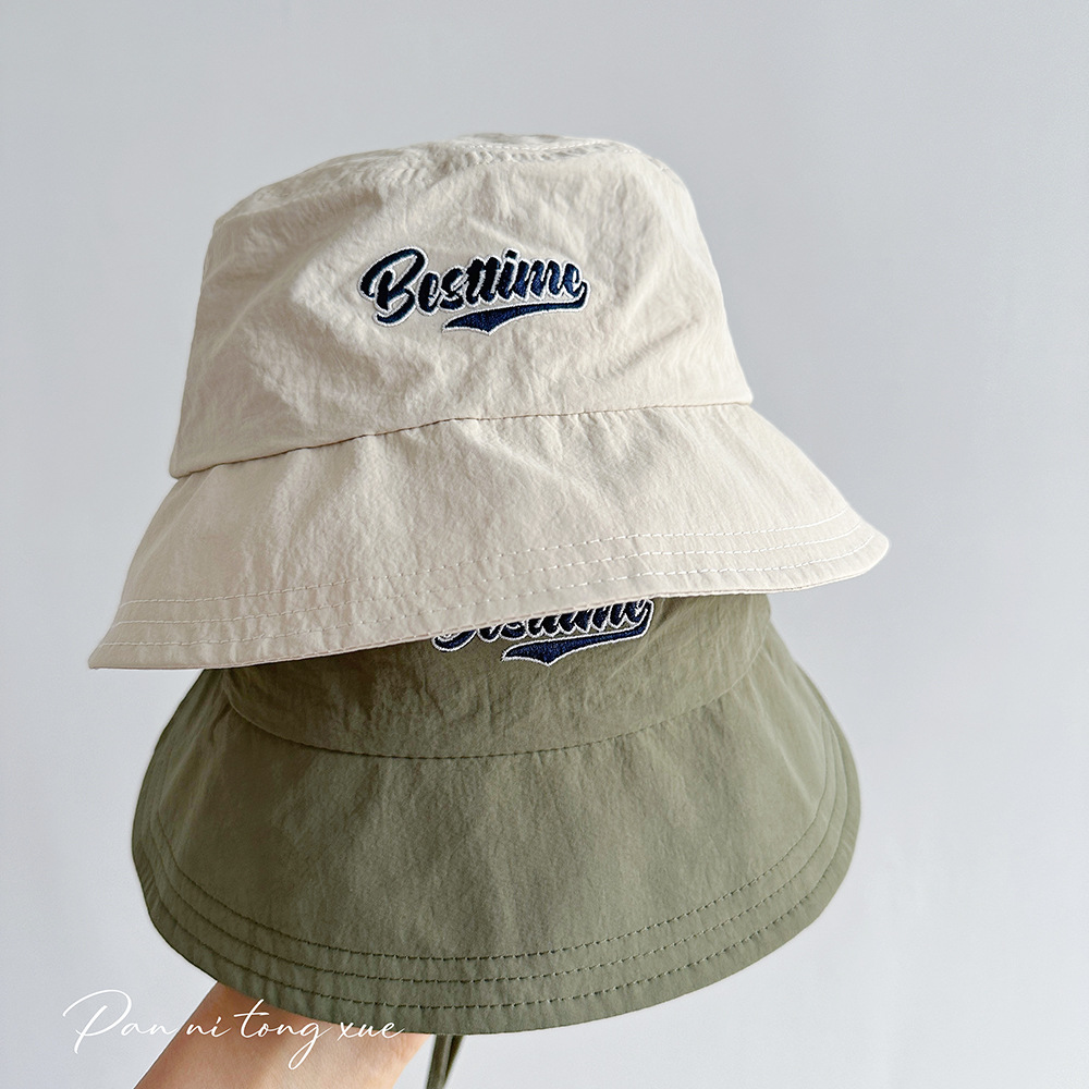 バケットハット キッズ用　シンプル刺繍入り紐付きバケットハット