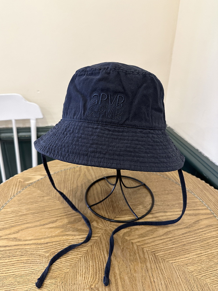 バケットハット 紐付き刺繍入りアウトドアバケットハット