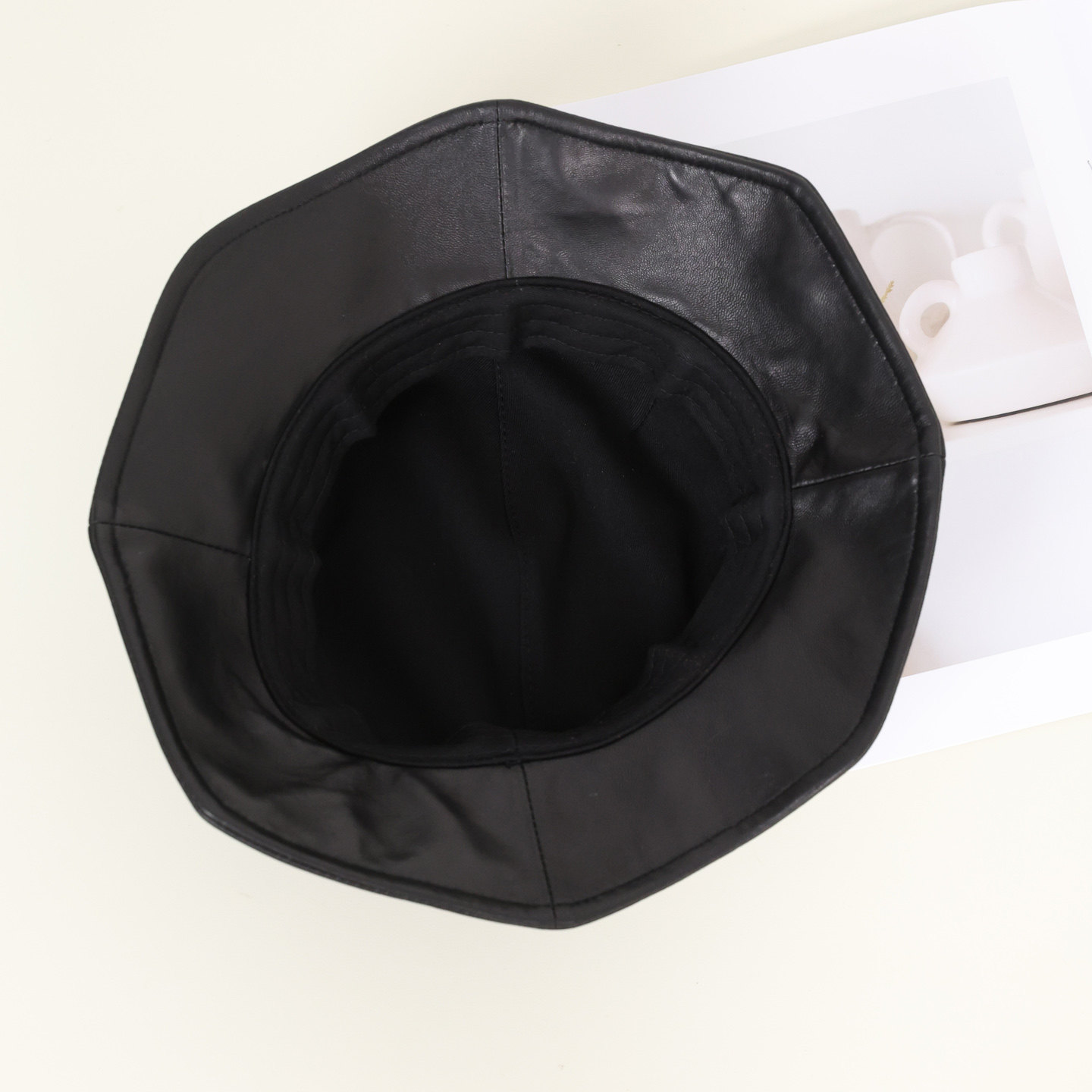 バケットハット 上質なレザー素材 エレガント バケットハット