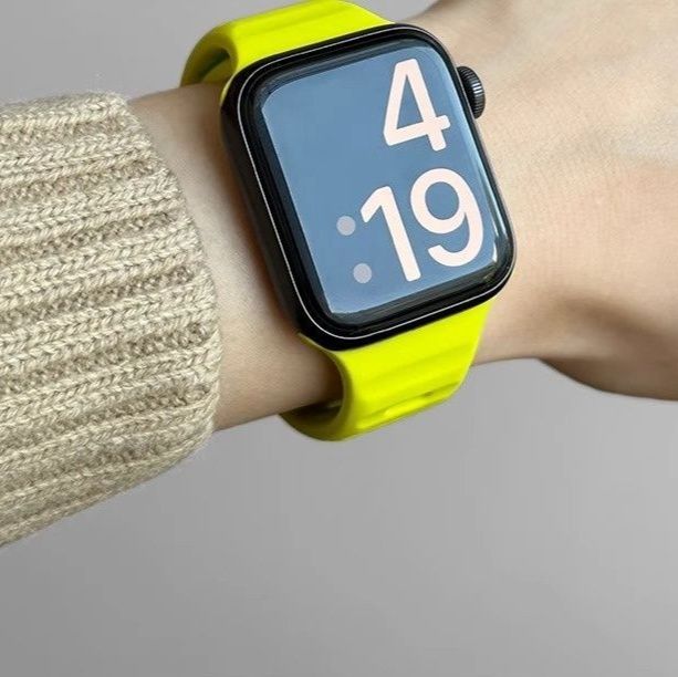 アップルウォッチバンド 通気性抜群シリコン製スポーツバンド