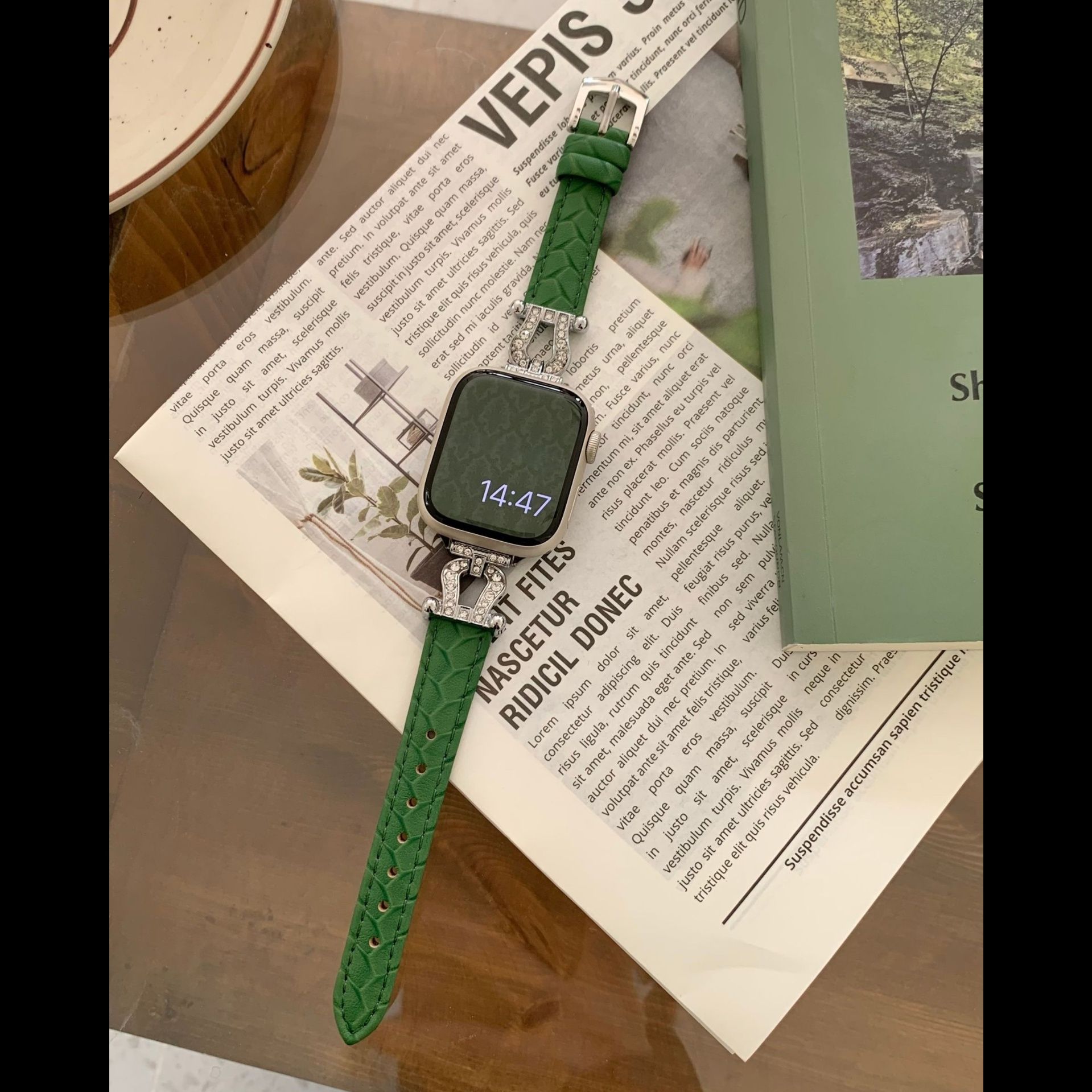 アップルウォッチバンド 本革×メタル 蹄扣デザイン ラインストーン付き