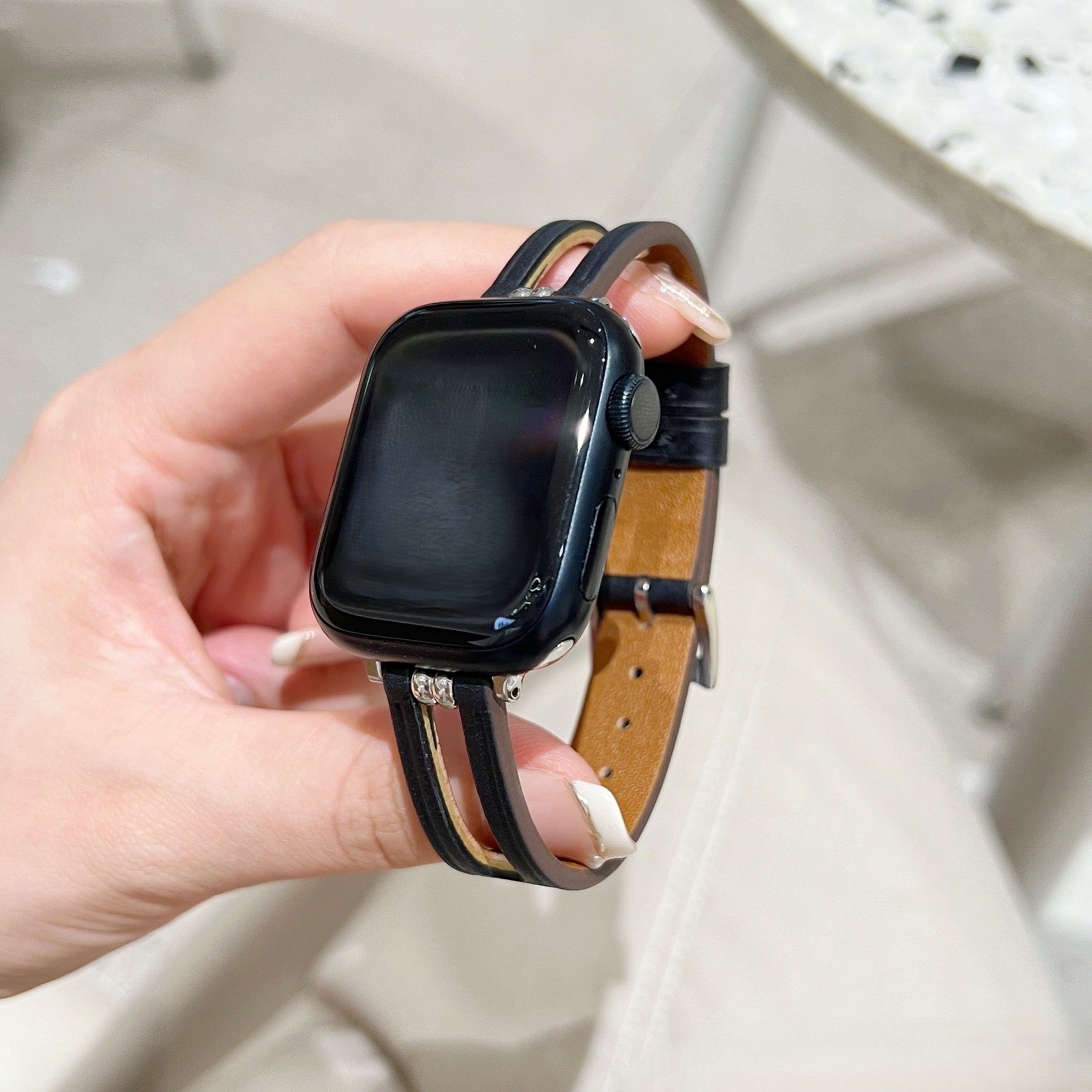 アップルウォッチバンド 本革 レザー 透かしデザイン ダブルビーズ 細身