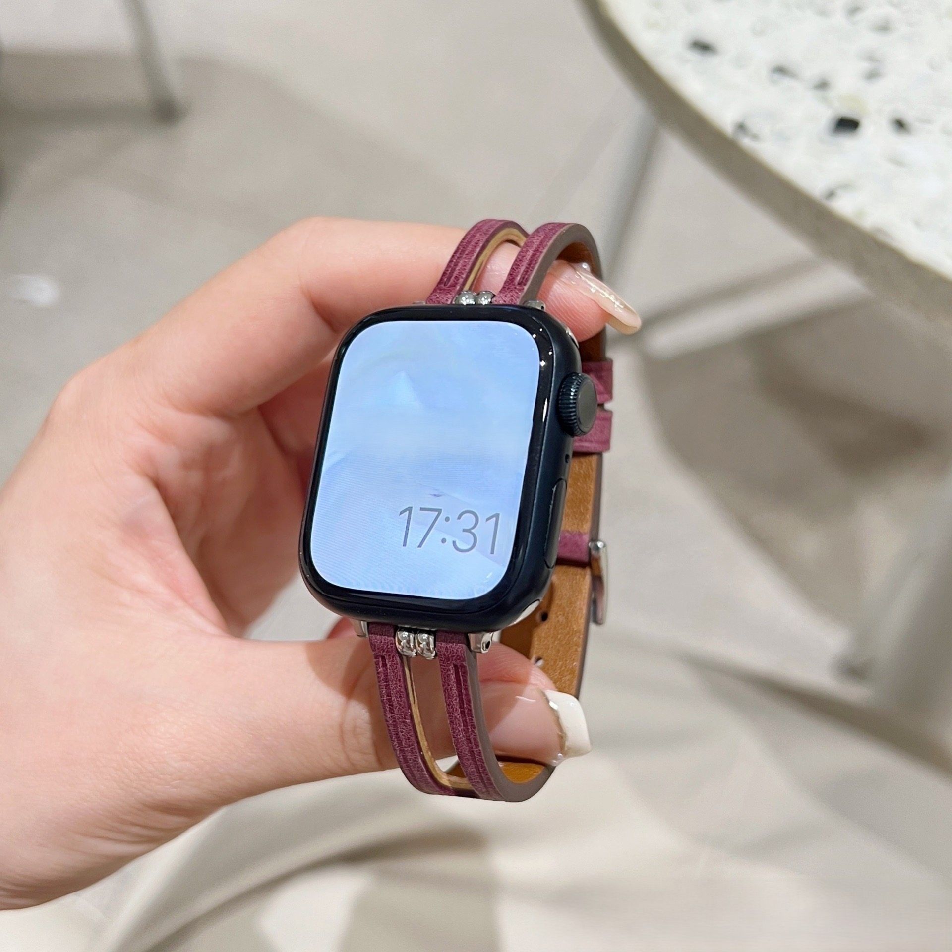 アップルウォッチバンド 本革 レザー 透かしデザイン ダブルビーズ 細身