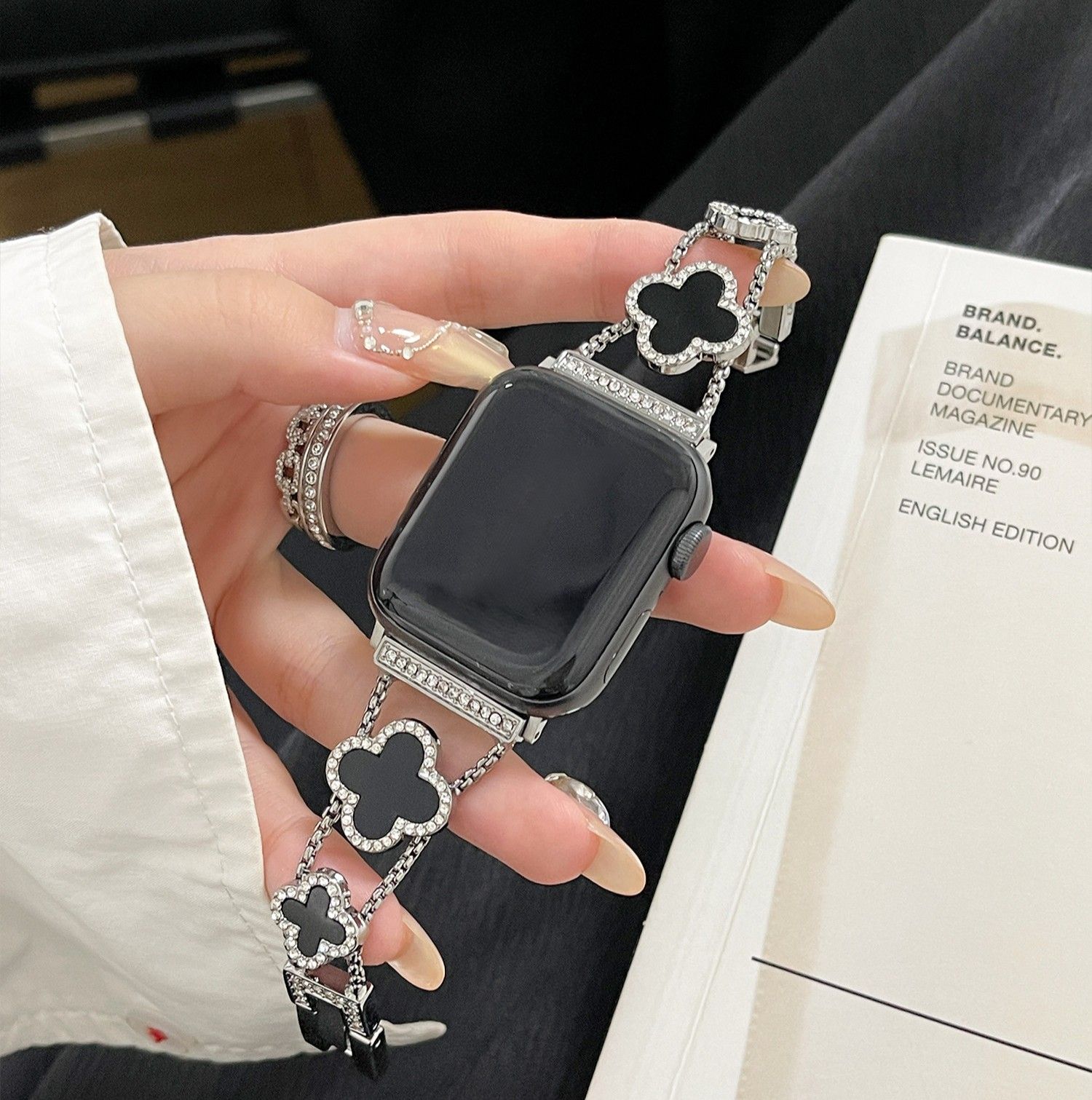 アップルウォッチバンドステンレス 四つ葉モチーフ輝きバンド