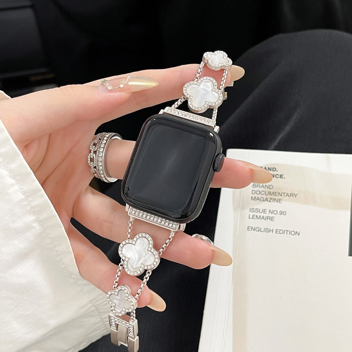 アップルウォッチバンドステンレス 四つ葉モチーフ輝きバンド