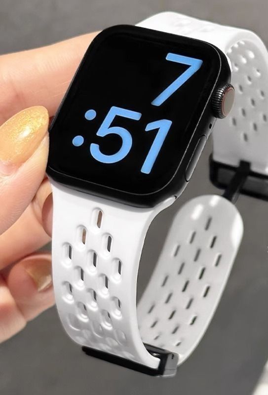 アップルウォッチバンド 通気性抜群パンチング加工スポーツバンド