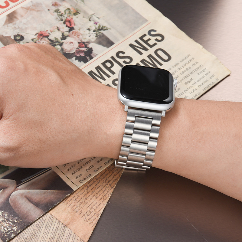 アップルウォッチバンド 三連リンク留め具付きステンレス製腕時計替えバンド