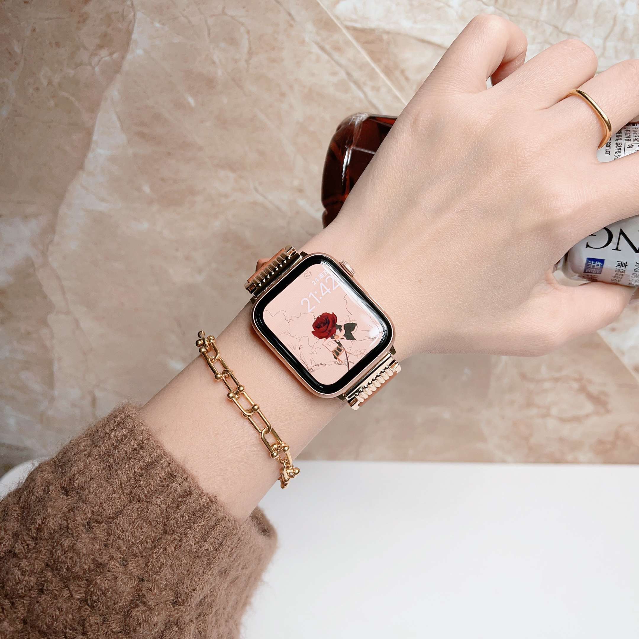 アップルウォッチバンド スプリング機構付きレザーバンド