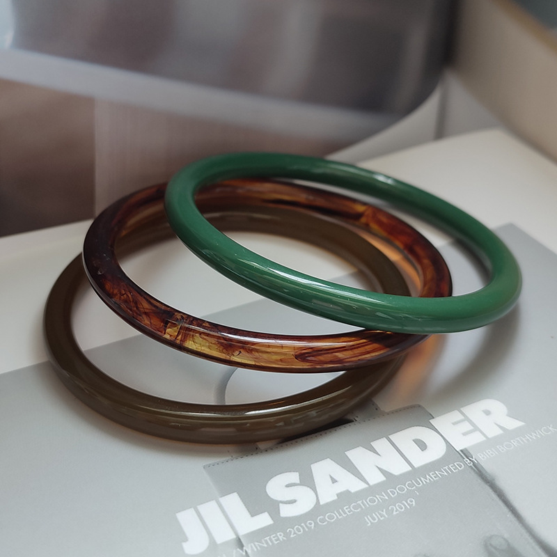 翡翠風円形バングル腕飾り幅広タイプ