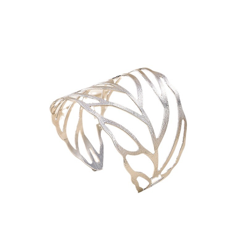 レディース金色透かし彫りバングル二〇二四年新作