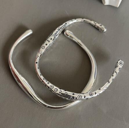 刻印デザインバングル シルバー調アクセサリー