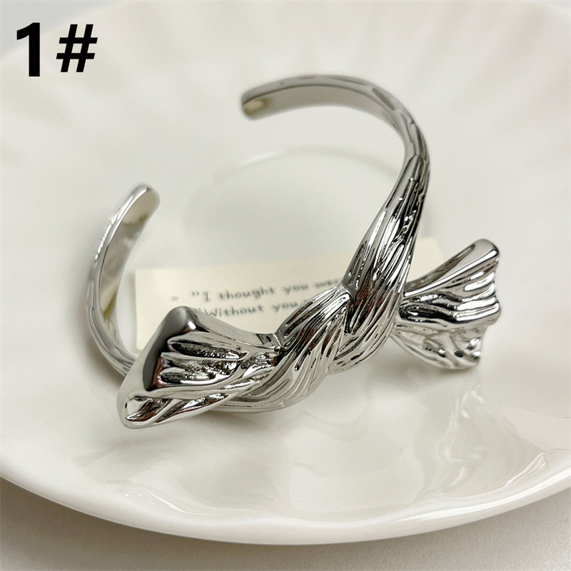 リボンモチーフ調節可能バングル上品高級感腕飾り シルバー