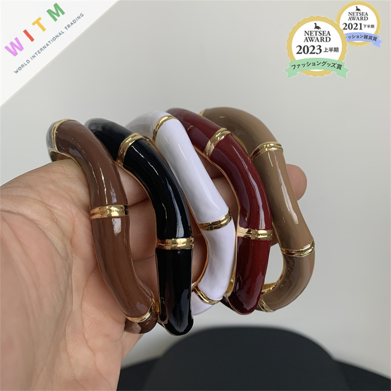 上品な金縁装飾バングル開口式腕輪アクセサリー