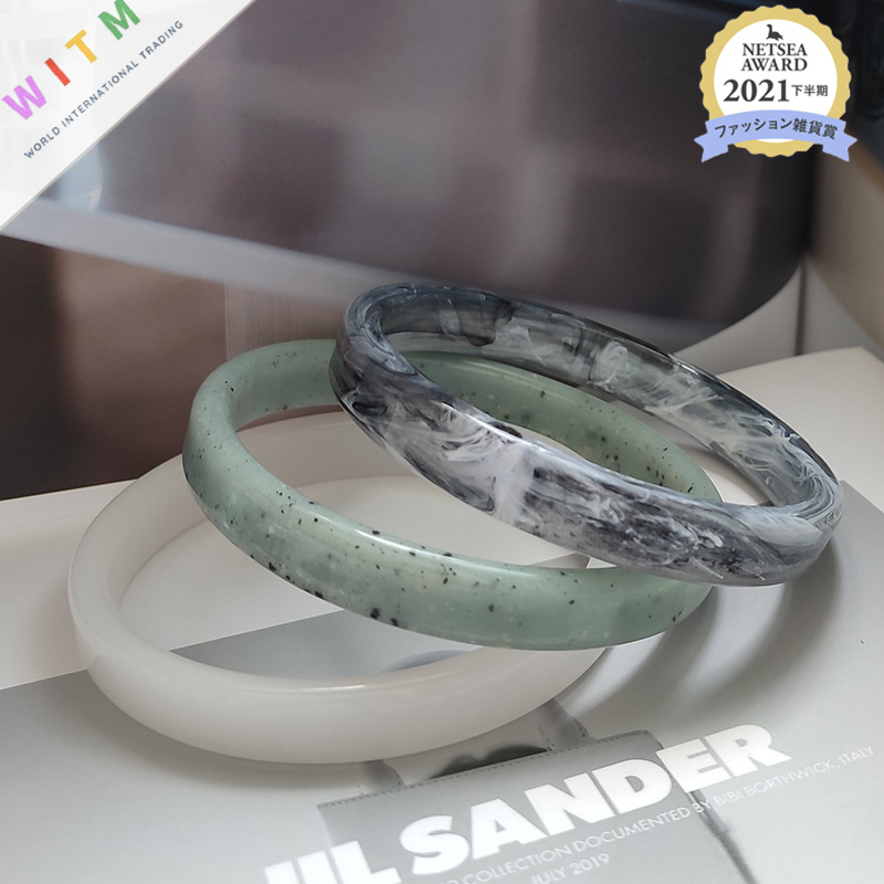 翡翠風円形バングル腕飾り幅広タイプ