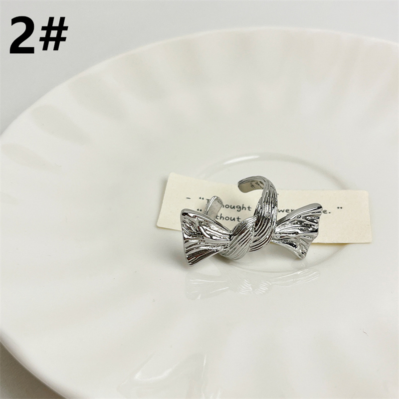 リボンモチーフ調節可能バングル上品高級感腕飾り シルバー