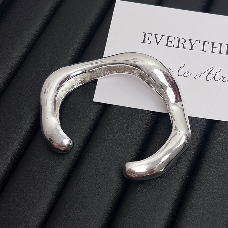 上品レトロ設計感バングル個性腕飾り シルバー