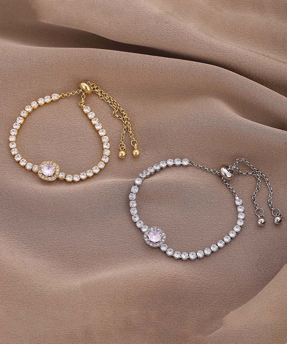 ゴールド煌めく円形ビジューバングル調節可能